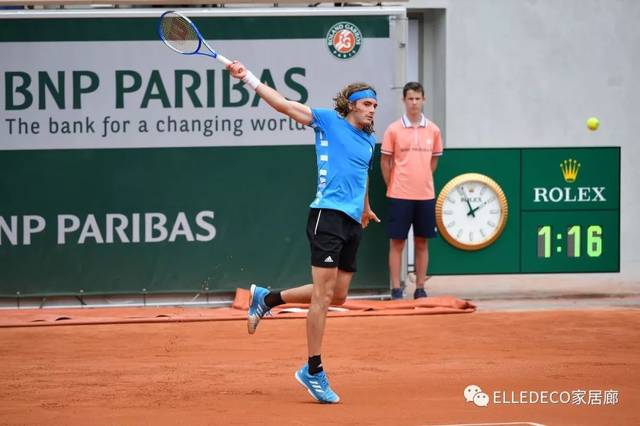 期待一个更 期待一个更