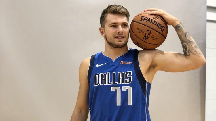 詹姆斯的个 詹姆斯的个