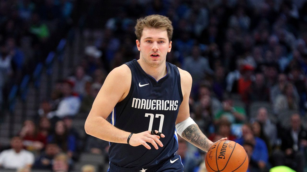 试图冲上场 试图冲上场