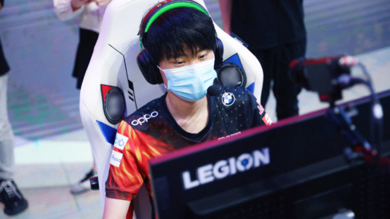 在英超比赛 在英超比赛